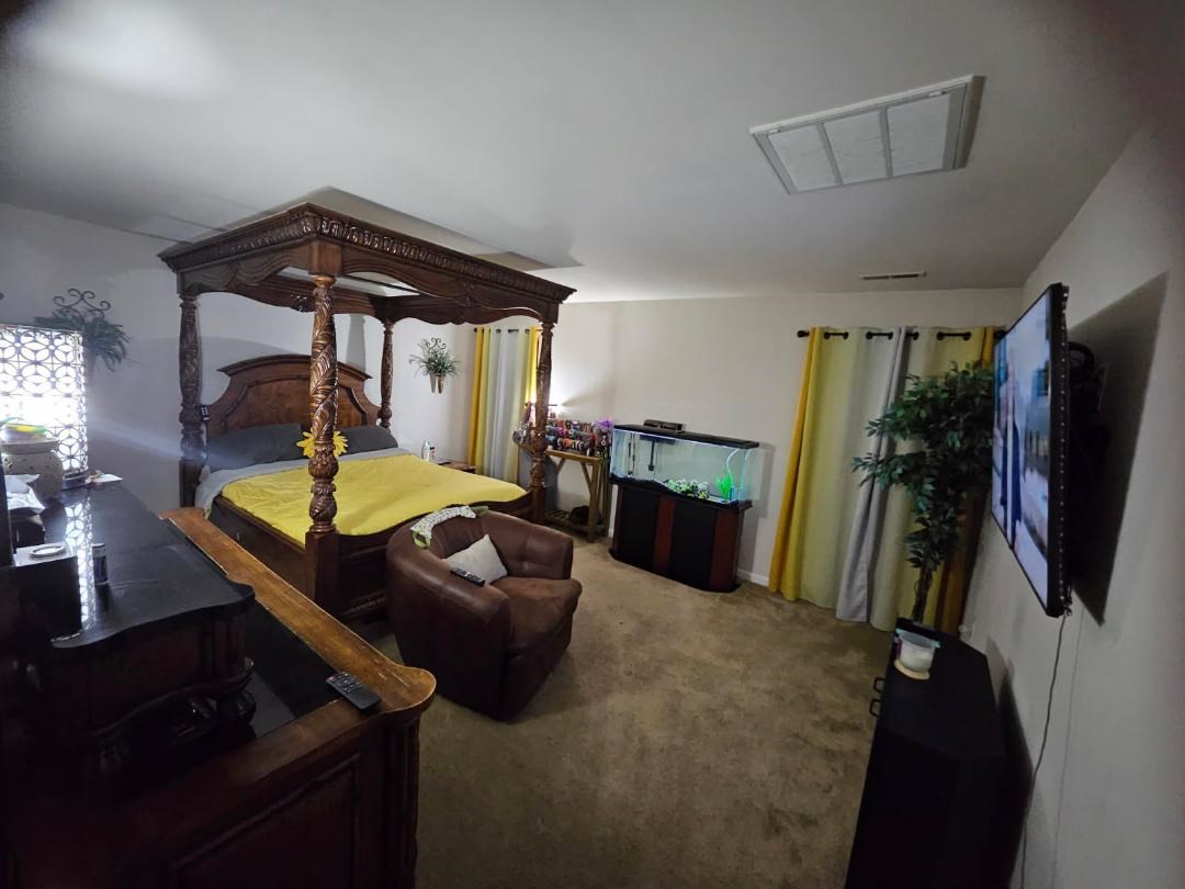 primary bedroom -1st floor